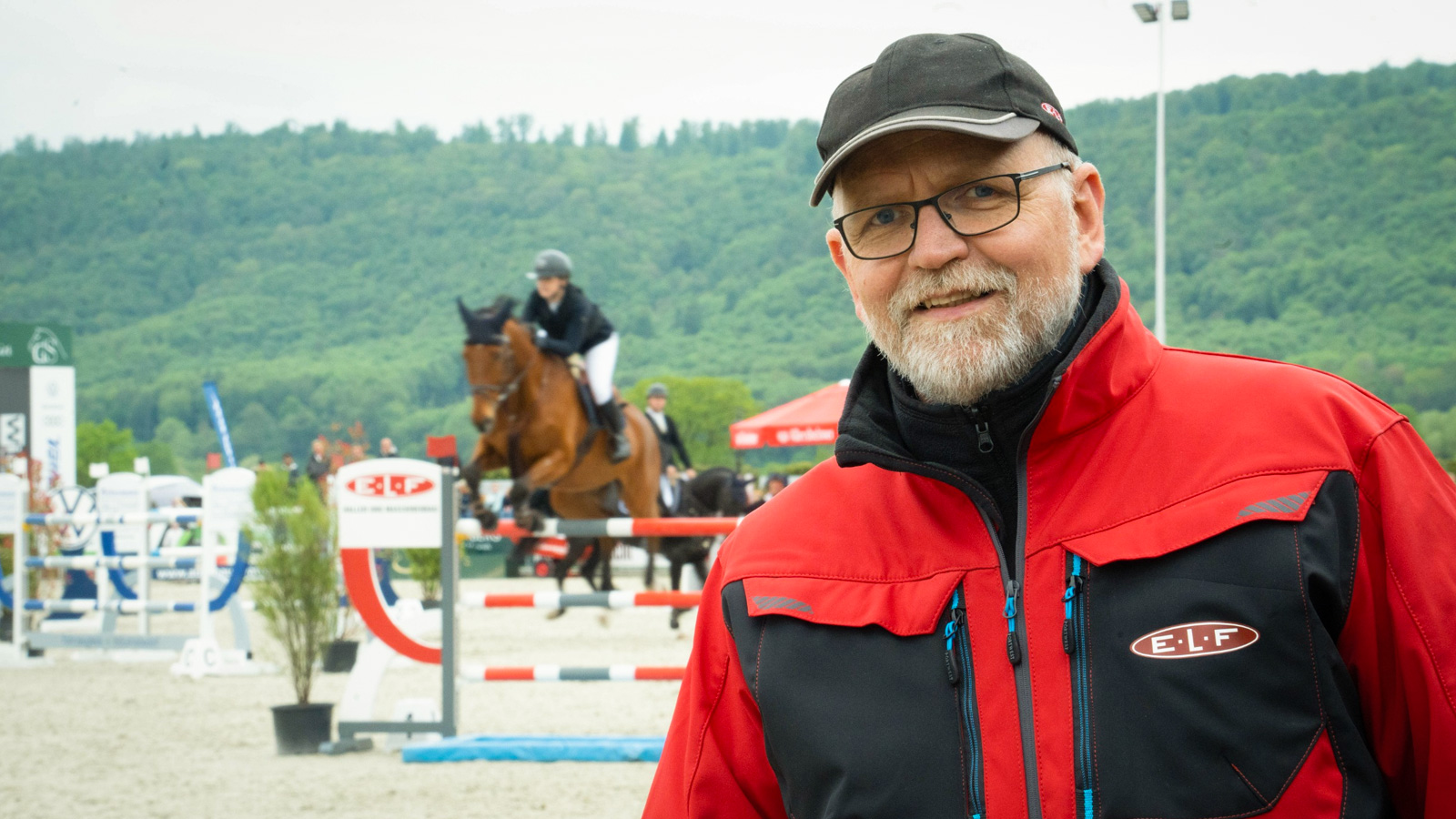 Sponsor E.L.F. Hallen und Maschinenbau GmbH: Geschäftsführer Brüggemann spricht über Hallenbau und Engagement im Reitsport
