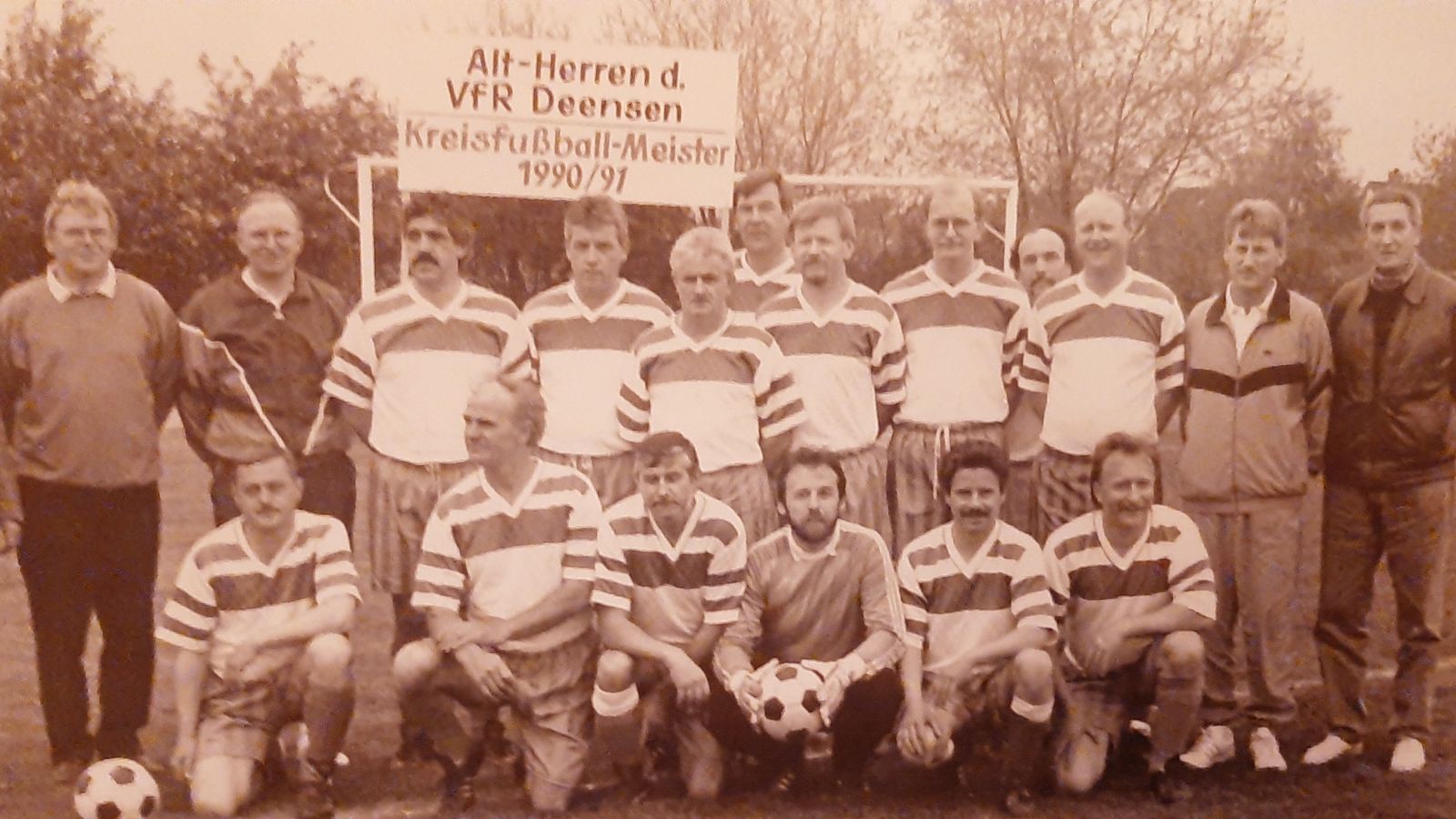 Stehend von links: Günther Klenke, Horst Tacke, Gerhard Rauls, Heinz Eilers, Friedhelm Geese, Helmut Lange, Horst Lückhoff, Wolfgang Stark, Peter Zillmann, Dieter Ullmann, Siegfried Knirsch, Günther Kanitz Kniend von links : Karl-Heinz Grote, Kuno Kaiser, Hans Geese, Jürgen Kollasch, Peter Holderberg, Norbert Weiberg