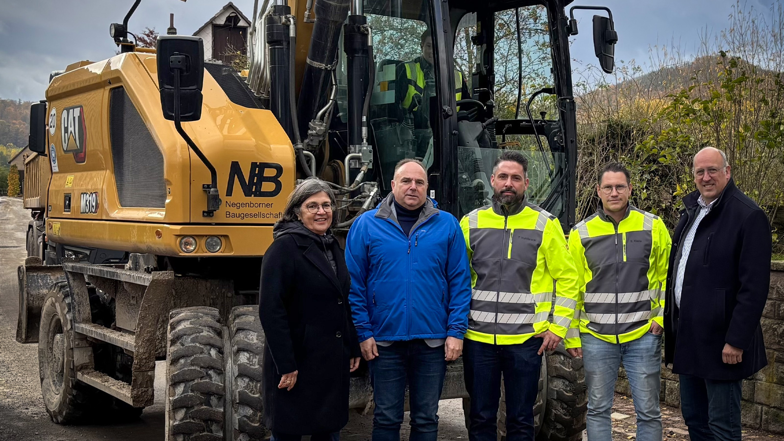 Betriebsbesuch: Landrat tauscht sich mit der Negenborner Baugesellschaft über Bauprojekte und Vergabethemen aus