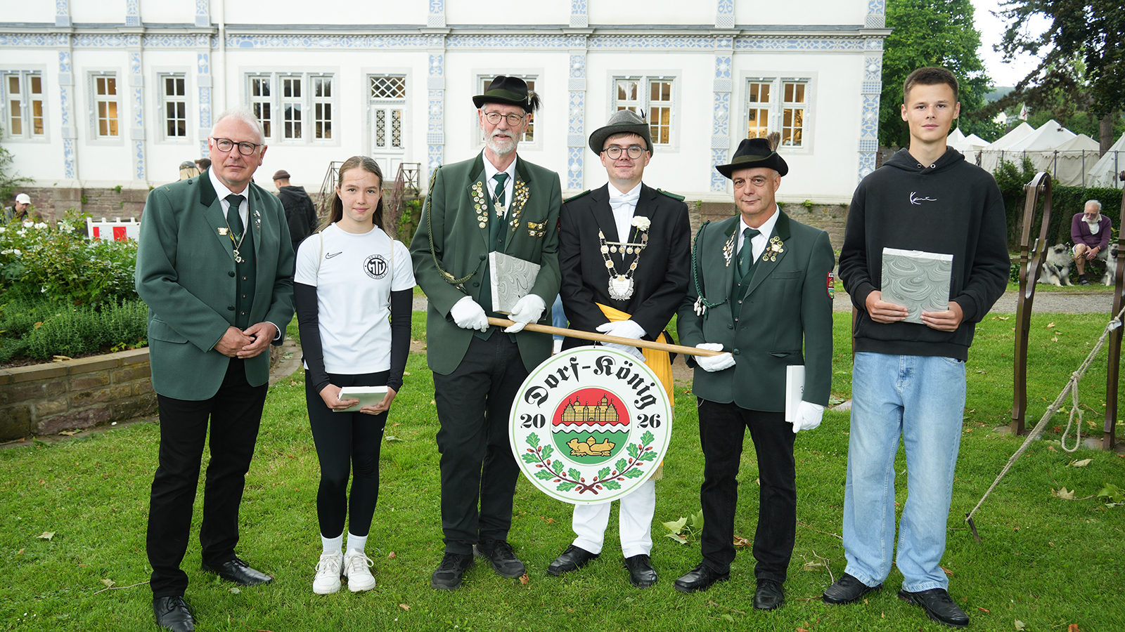 Gänsehautmoment am Schloss: Bevern proklamiert seine neuen Würdenträger und feiert 1200 Jahre
