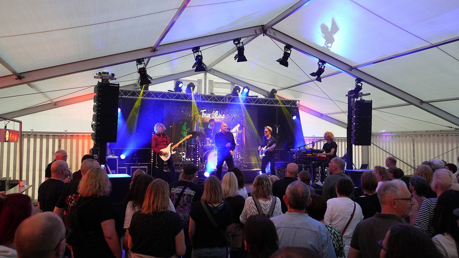 1200 Jahre Bevern: True Collins begeistert Publikum beim Jubiläumskonzert mit Klassikern von Phil Collins
