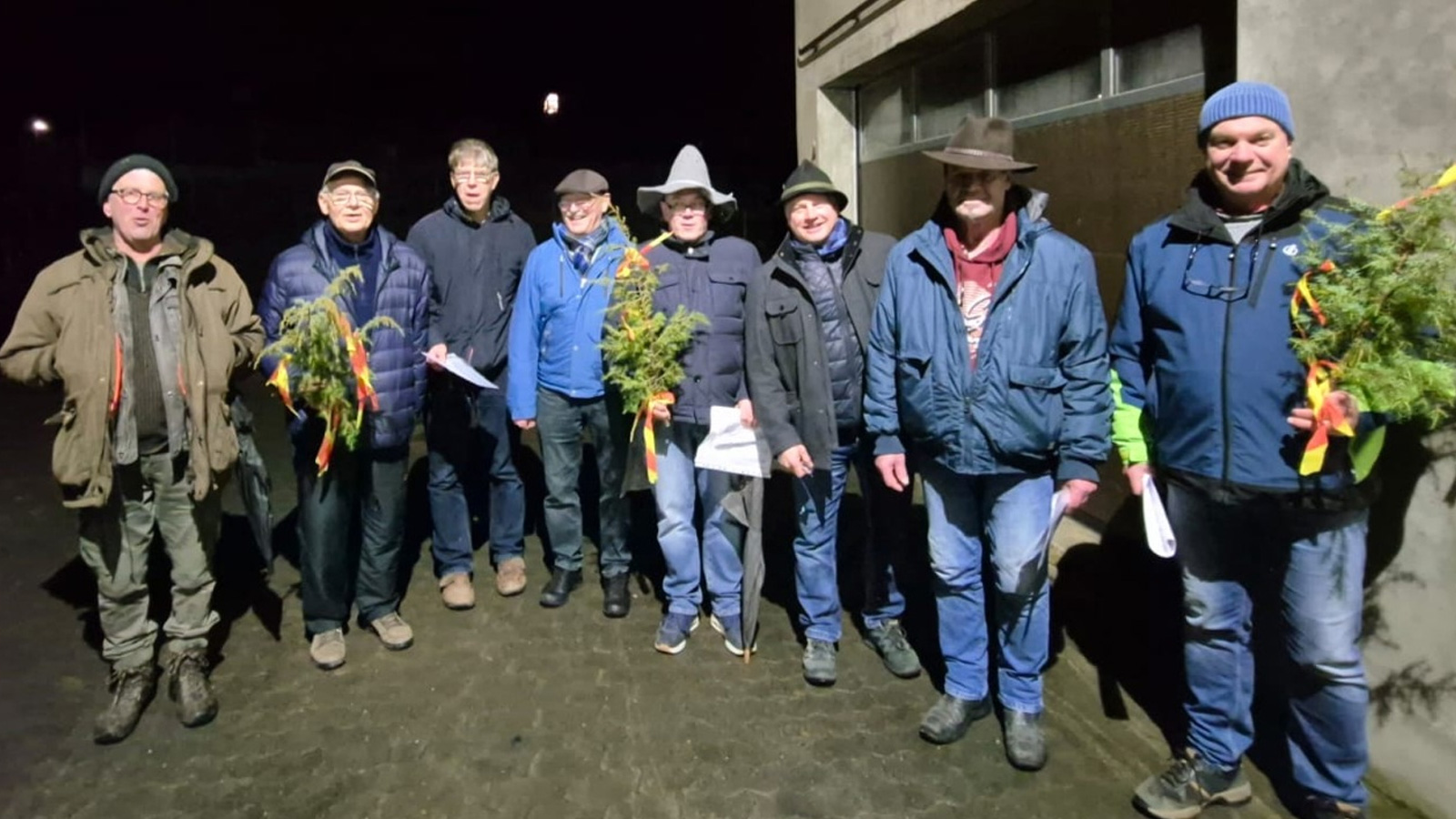 Männergesangverein Golmbach grüßt zum „Fasselabend“ mit Ständchen für ehemalige Sänger