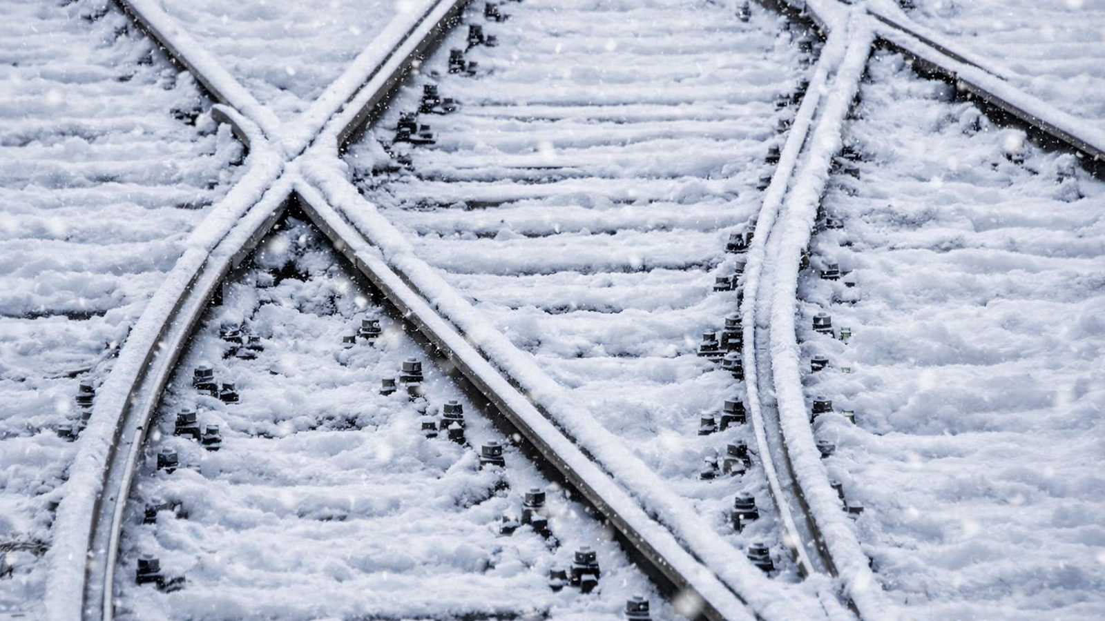 Winterwetter trifft Bahnverkehr: metronom warnt vor Ausfällen und Stillstand